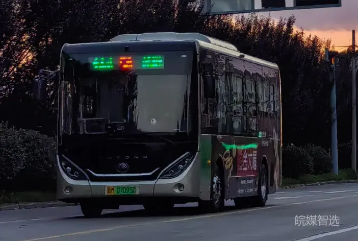 明光公交广告,公交车身广告,下沉市场的营销利器!