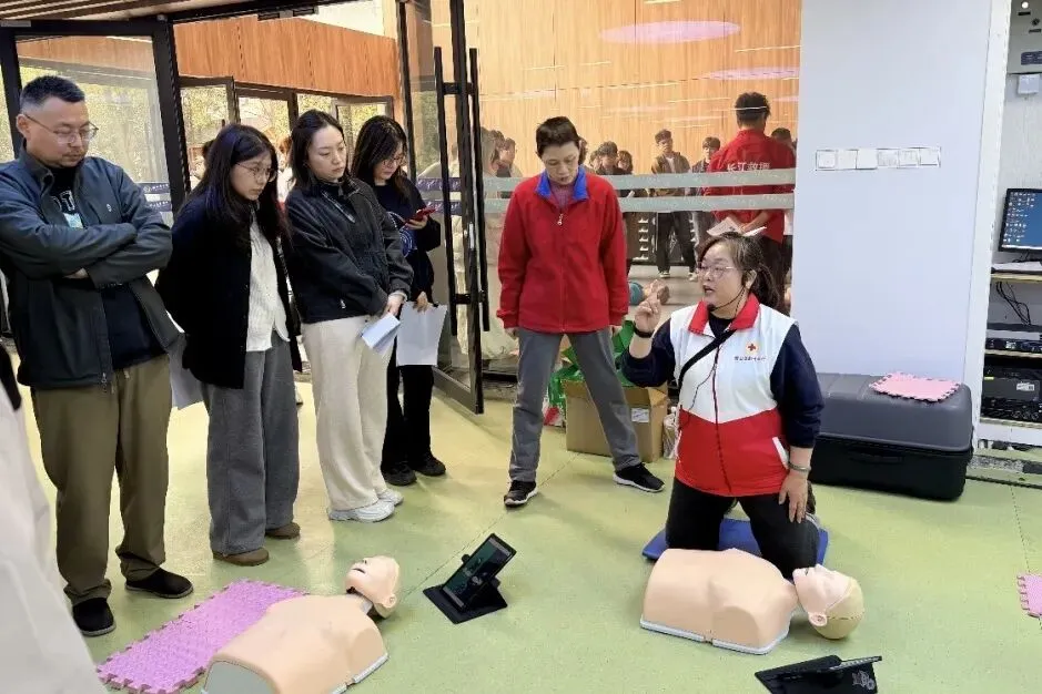 计算机科学与技术学院举办急救技能培训,为健康安全“加码”