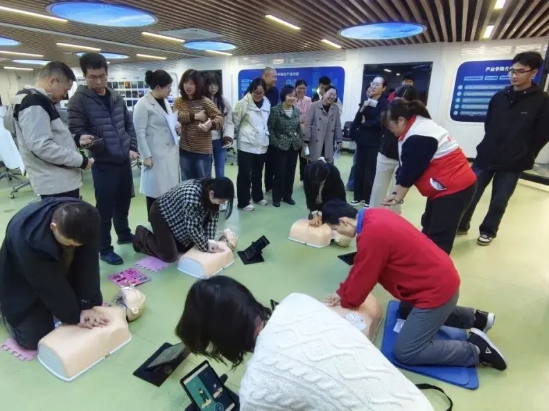 计算机科学与技术学院举办急救技能培训,为健康安全“加码”