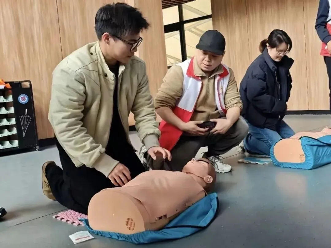 计算机科学与技术学院举办急救技能培训,为健康安全“加码”