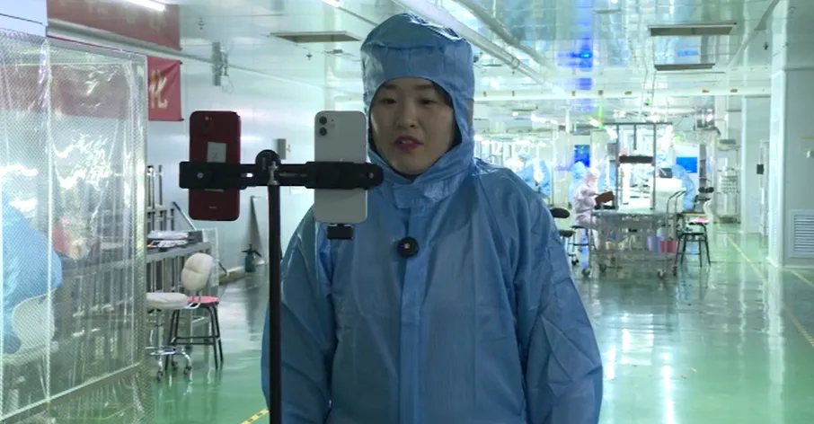 【贯彻落实全国两会精神】区零工市场:直播探岗进企业 搭建便捷高效就业桥梁