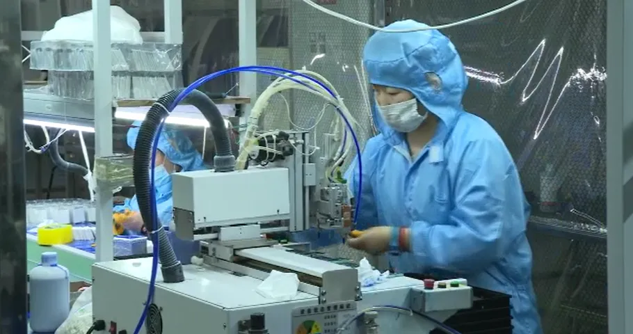 【贯彻落实全国两会精神】区零工市场:直播探岗进企业 搭建便捷高效就业桥梁