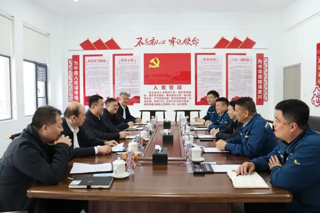 山东能源集团营销贸易有限公司党委书记、董事长张生刚一行莅临湖北优科访问交流,共话合作新机遇