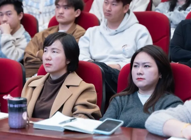 现代营销学院与全棉时代校企合作授牌仪式暨行业讲座圆满落幕