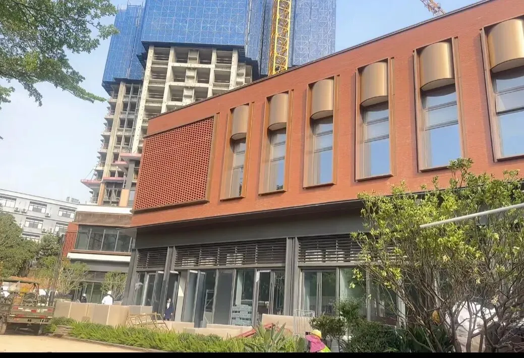 龙华大浪【卓越琅奕府】明天开营销中心样板房,推售约70-98㎡3-4房,吹风价200多万起