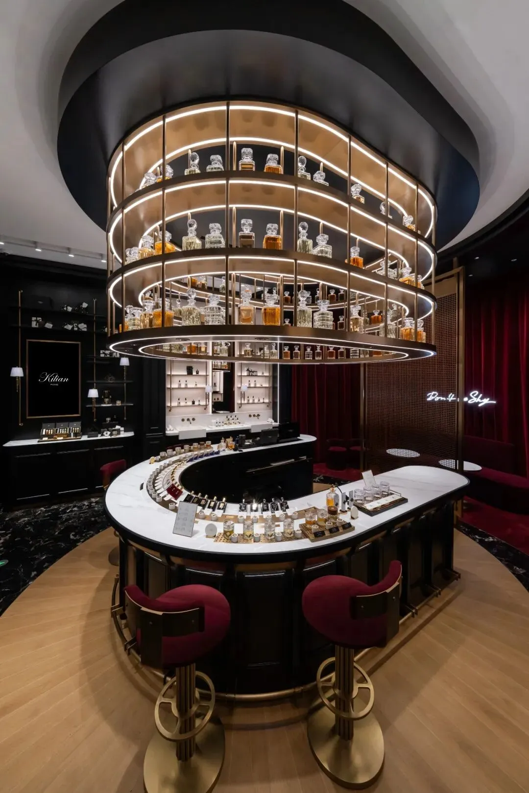 嗅觉经济下,KILIAN如何在千亿香氛市场驶入当代情绪蓝海?