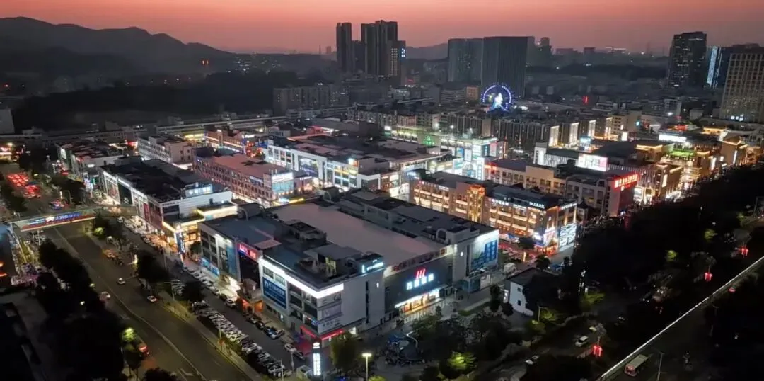 龙华大浪【卓越琅奕府】明天开营销中心样板房,推售约70-98㎡3-4房,吹风价200多万起