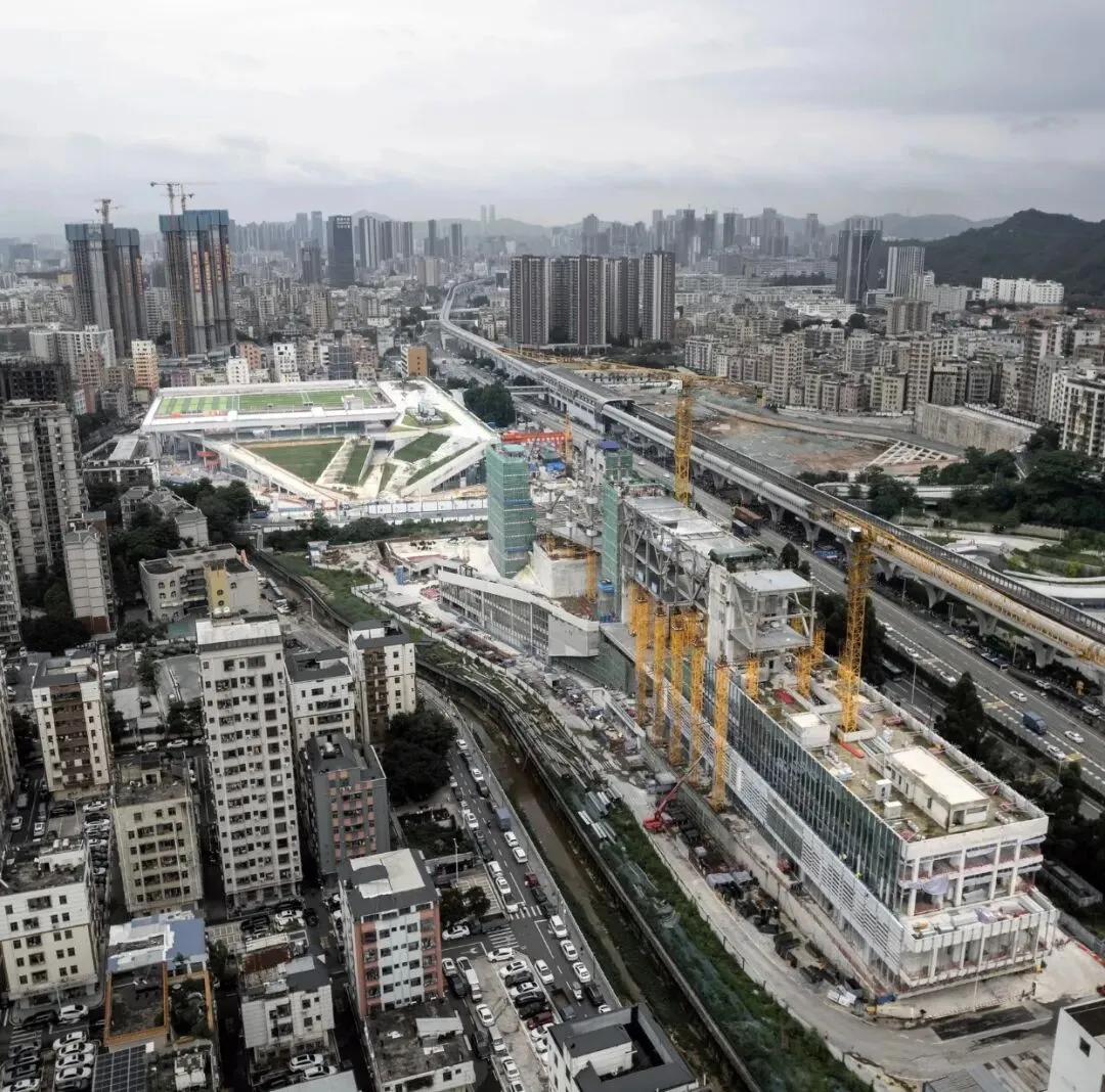 龙华大浪【卓越琅奕府】明天开营销中心样板房,推售约70-98㎡3-4房,吹风价200多万起