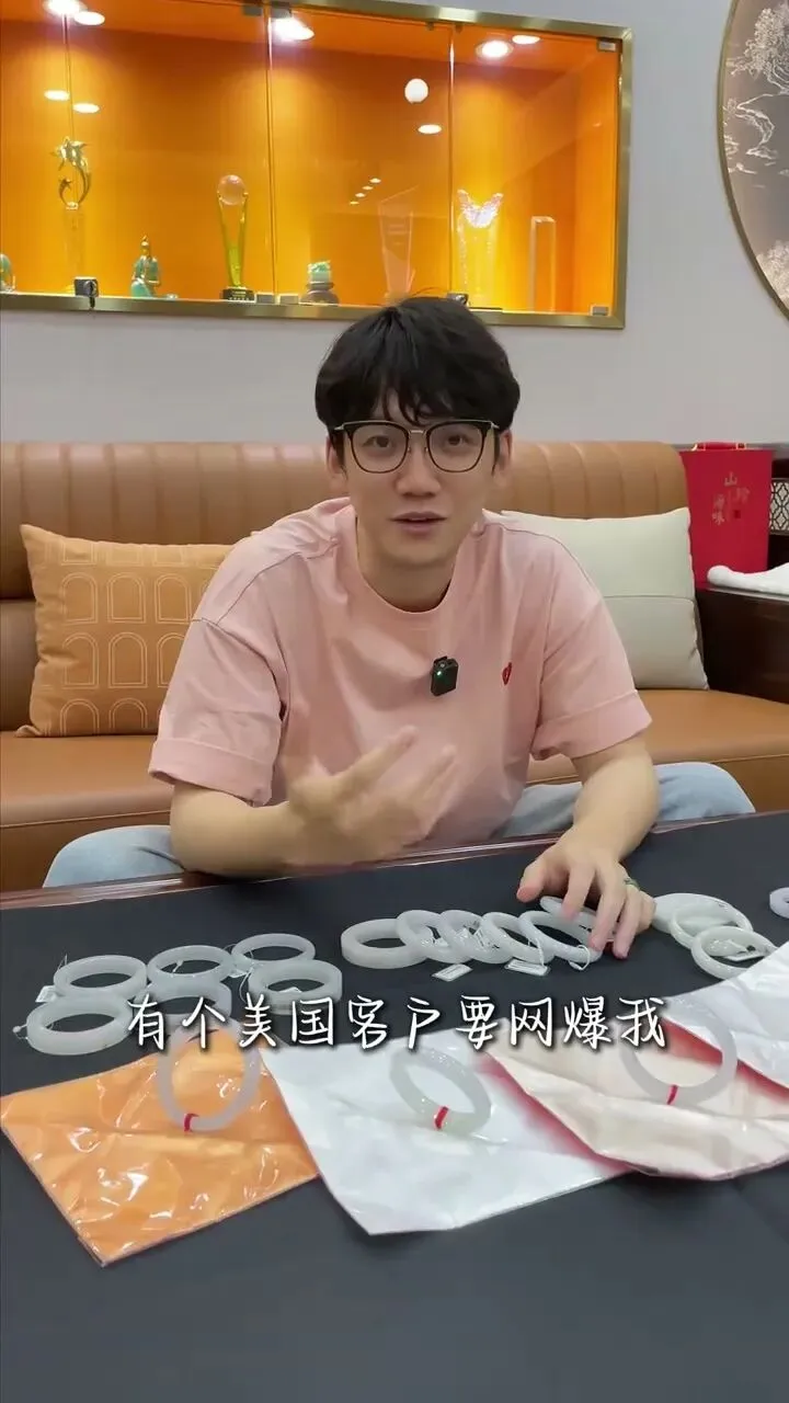 年初清货时买翡翠最划算?老板带你看平洲市场