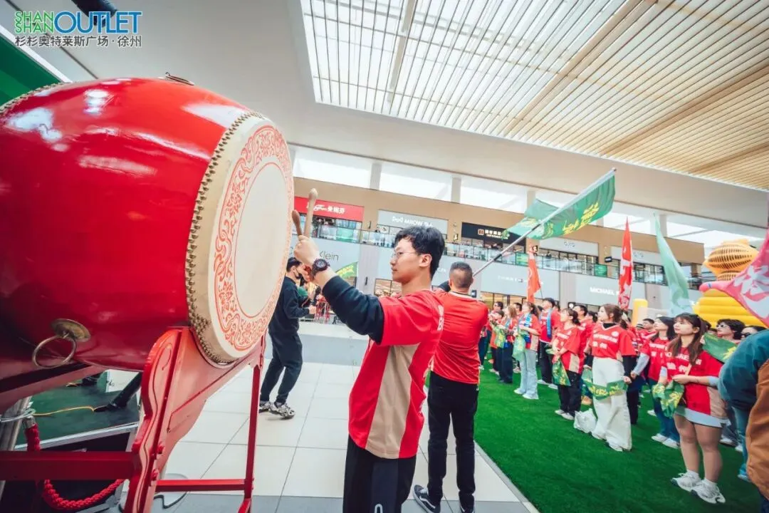 借苏超之势引爆市场 促文商旅体深度融合 ——2026年江苏城市足球联赛泉山区苏超第二现场正式启动