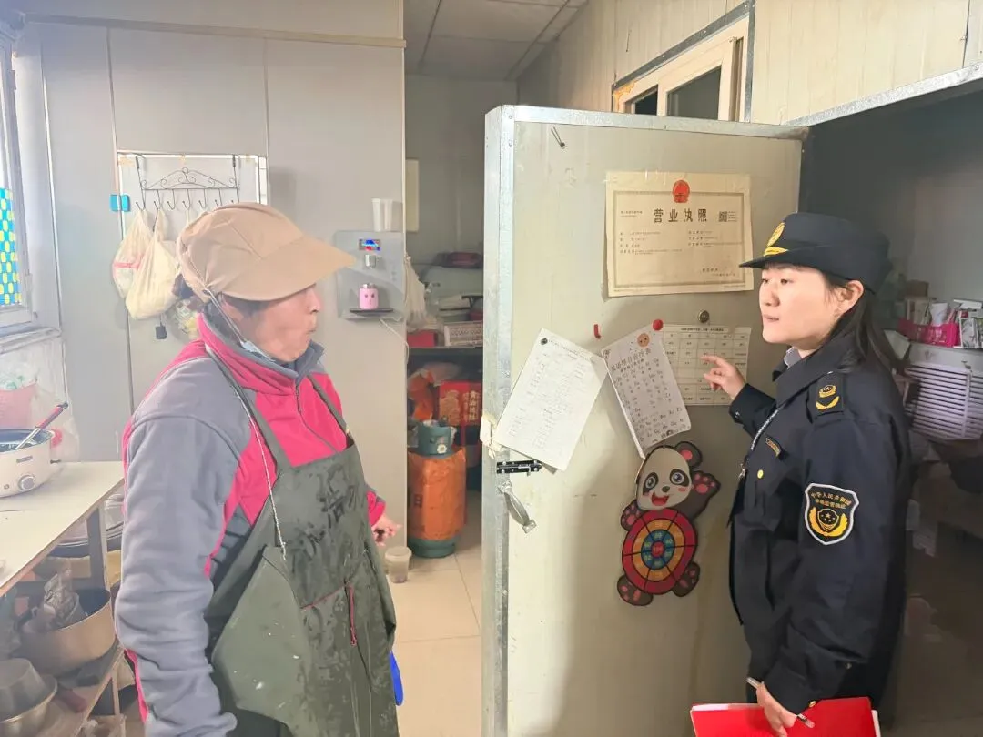 师市市场监督管理局开展批发市场活鱼专项检查行动