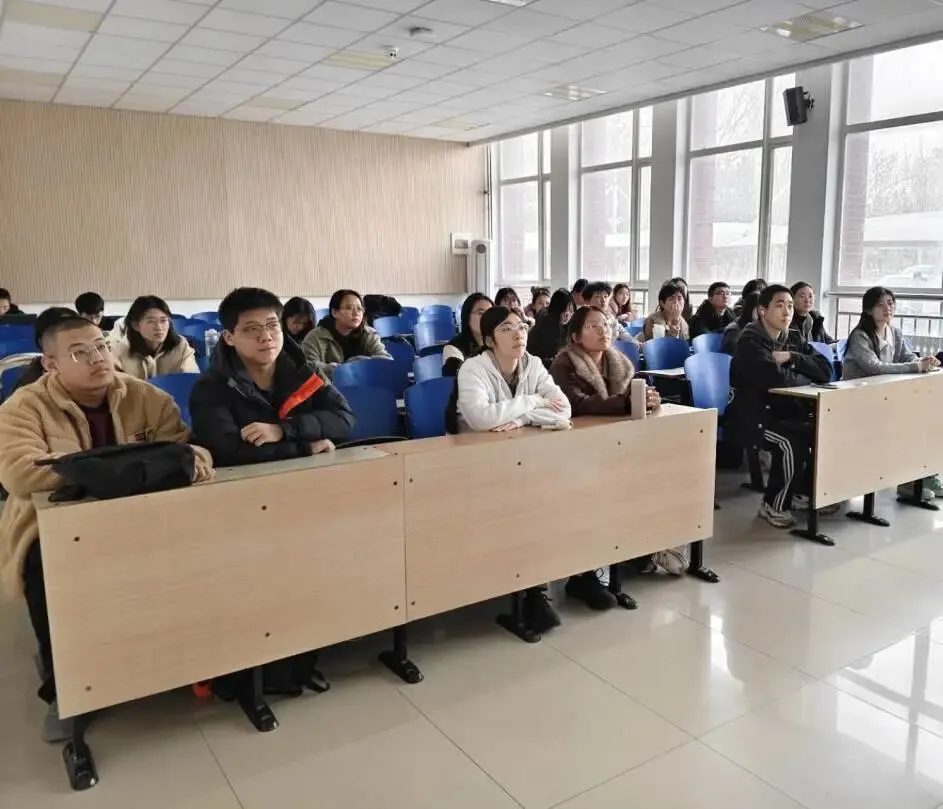 学习雷锋精神 共建美丽校园 | 营销243班主题团日活动