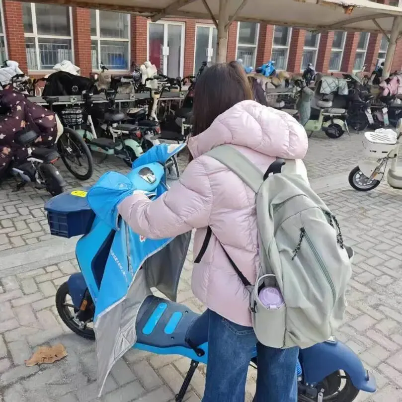 学习雷锋精神 共建美丽校园 | 营销243班主题团日活动