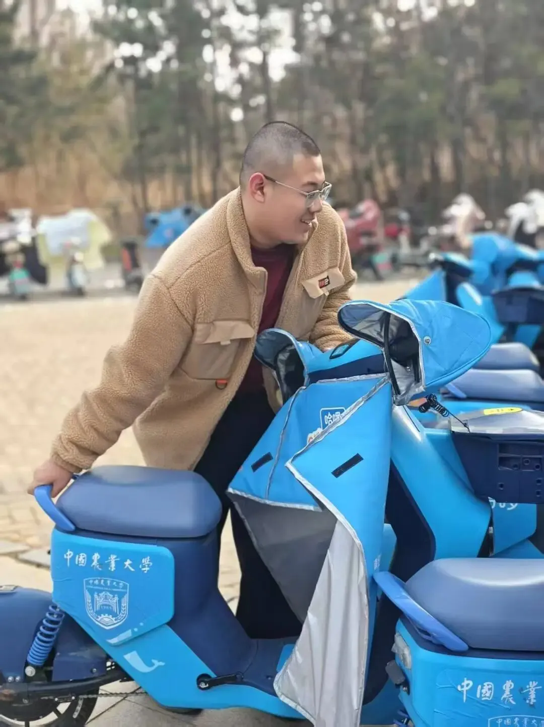 学习雷锋精神 共建美丽校园 | 营销243班主题团日活动