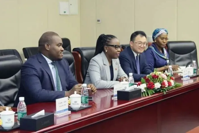 安哥拉财长访华寻求香港市场融资