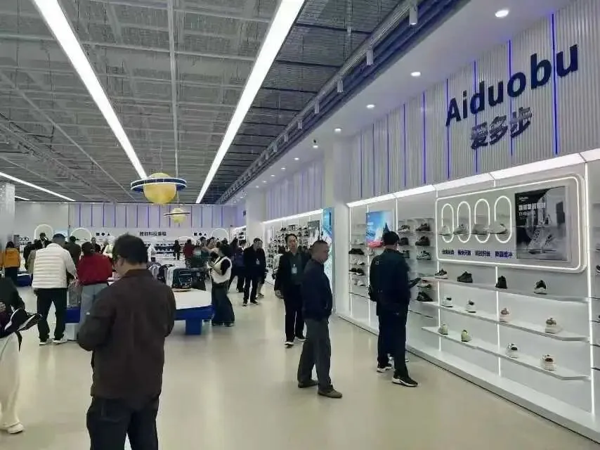 90%的人没有穿,叫市场;90%的人没有卖,叫商机内行人告诉你:加入爱多步的10大好处,你看懂智能穿戴这个新风口了吗?