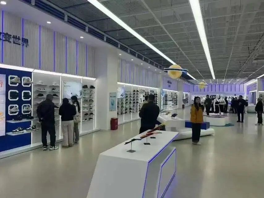 90%的人没有穿,叫市场;90%的人没有卖,叫商机内行人告诉你:加入爱多步的10大好处,你看懂智能穿戴这个新风口了吗?