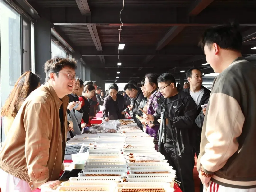 洛宁县文玩核桃交易市场开业