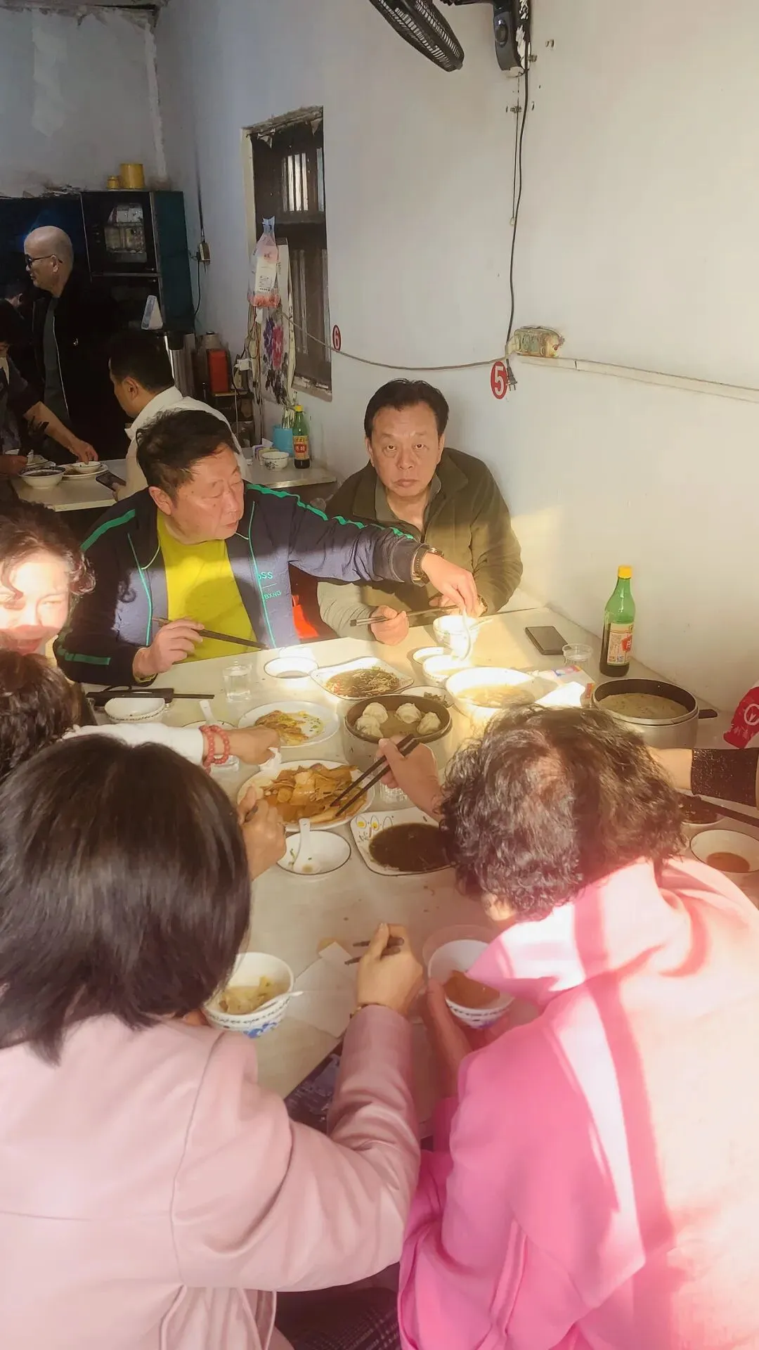 《东关农贸市场》