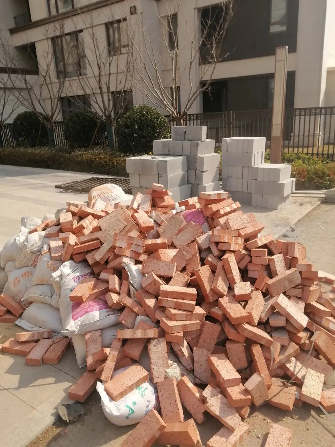 装修不想跑市场?找兰姐!师傅开单我配货,沙子水泥石膏板…送到工地,省心省力