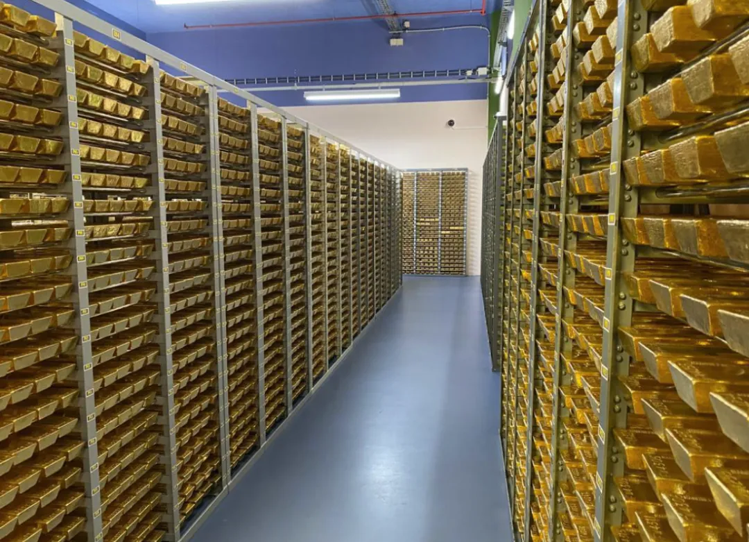 称霸市场的底层逻辑:读透《穷查理宝典》,普通股民如何完成“降维打击”?