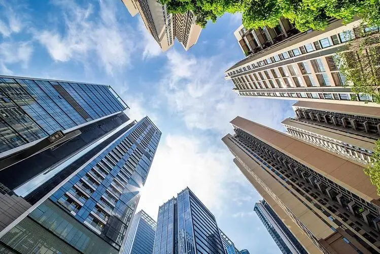 国家队出手降租50%!租房市场变天,普通人机会来了?