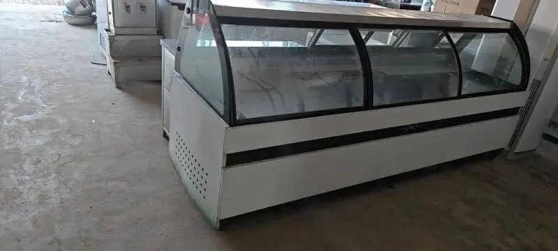 【二手市场】烧烤炉净化车/菜品柜/手动绞肉机/奶茶店设备/制冰机…