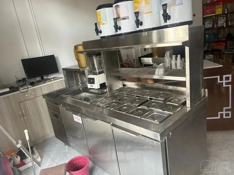 【二手市场】烧烤炉净化车/菜品柜/手动绞肉机/奶茶店设备/制冰机…