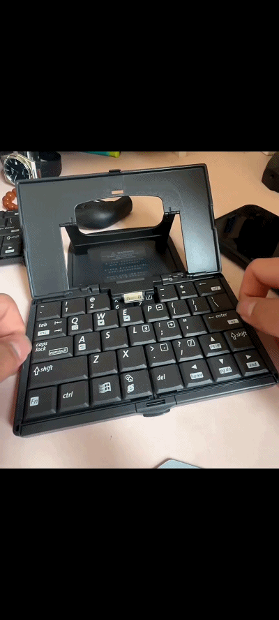 白菜价的折叠键盘大批现身市场,折叠方式富有创意和美感,能入手吗?