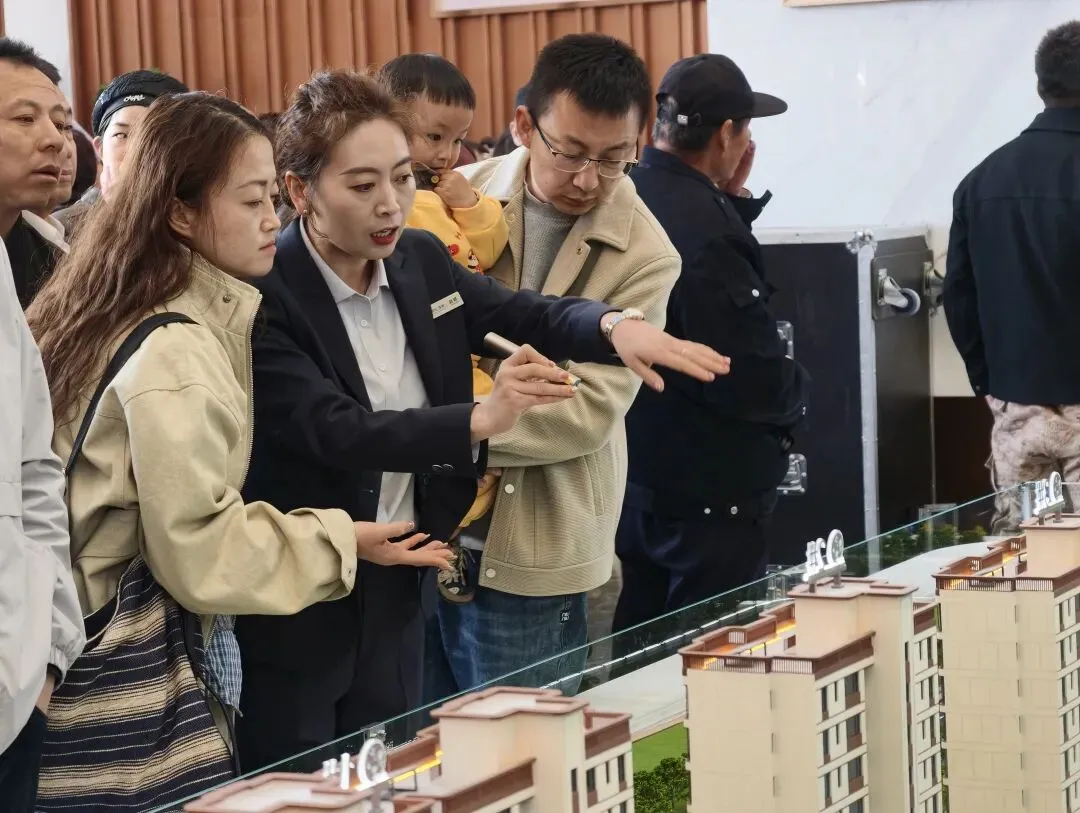 固原这家营销中心开放即顶流苏杭园林改善房太香了