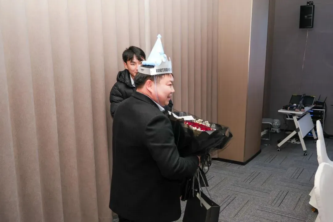 惊喜时刻,温情满溢|为东区市场总监陈总送上特别的生日祝福