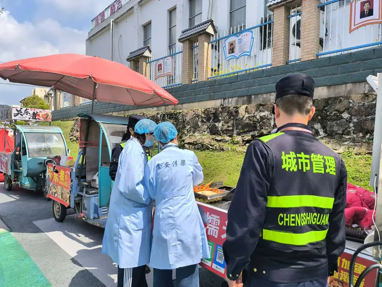 县市场监管局积极开展“你点我检,你送我检,服务惠民生”系列活动(三)