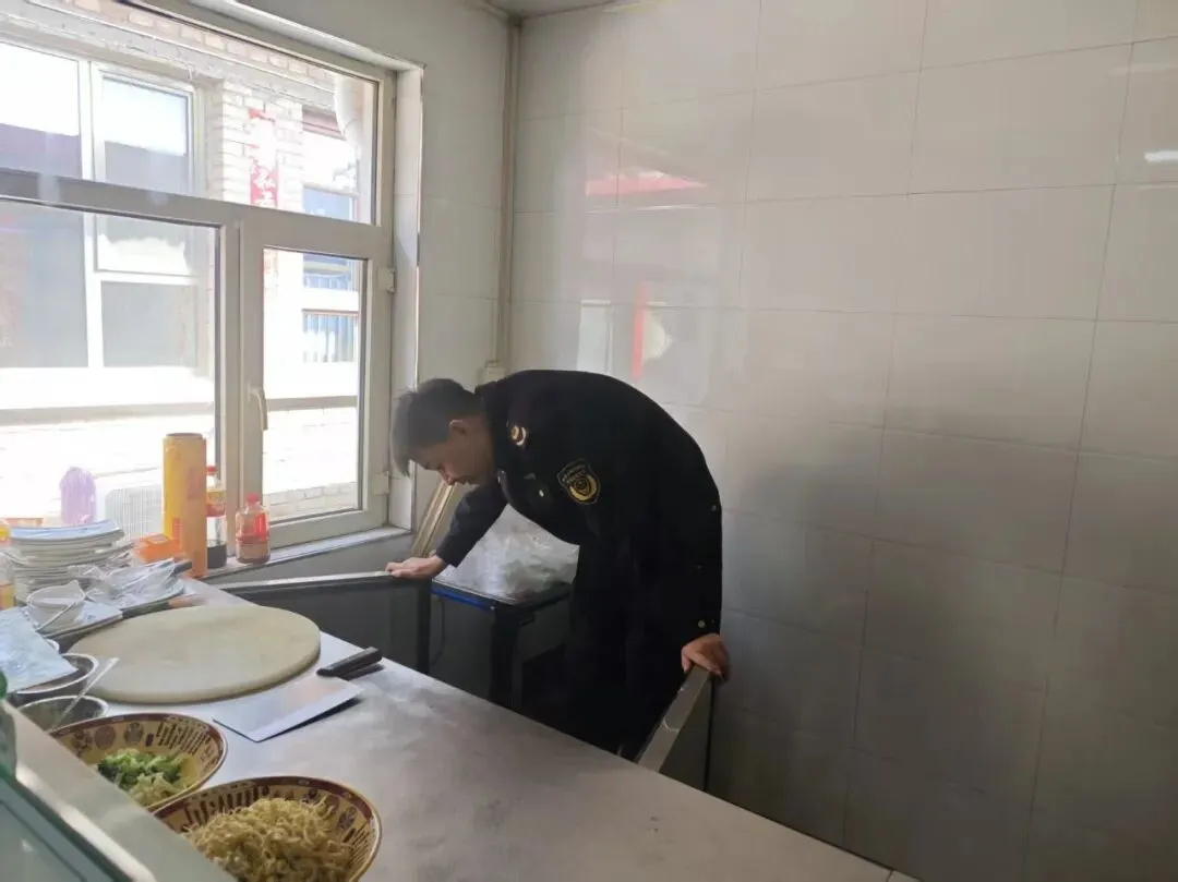 土右旗市场监管局:开展规范餐饮售卖馅类肉制品经营行为专项检查