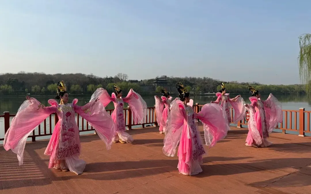 2026扬马冠军出炉!市场监管部门守牢跑者“舌尖安全”