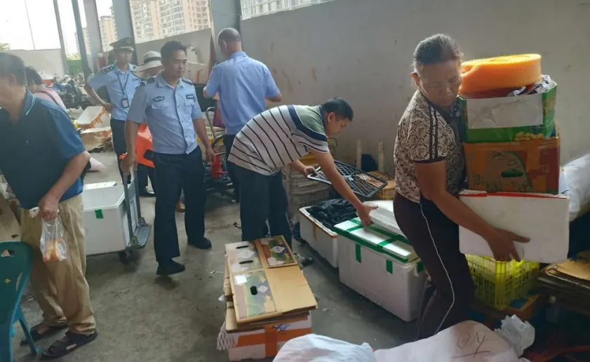 让烟火气与文明风在农贸市场“共生”