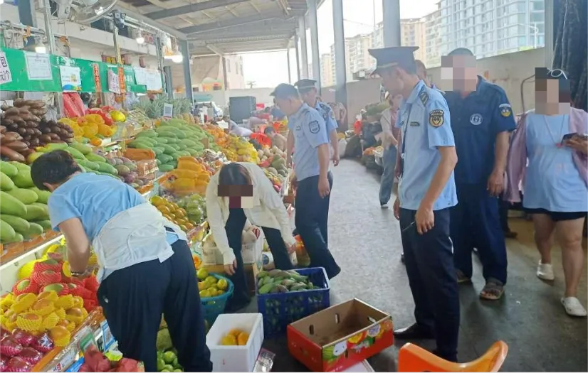 让烟火气与文明风在农贸市场“共生”