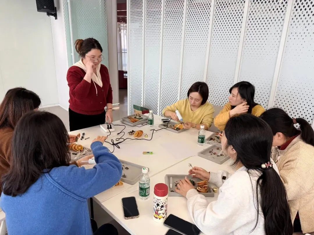 春风润心守巾帼,纾压赋能启新程!区市场监管局妇联举办情绪管理与压力调适专题讲座