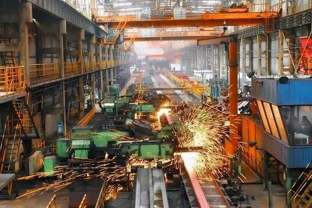 中国钢铁不再贱卖!限供一出,全球市场坐不住了