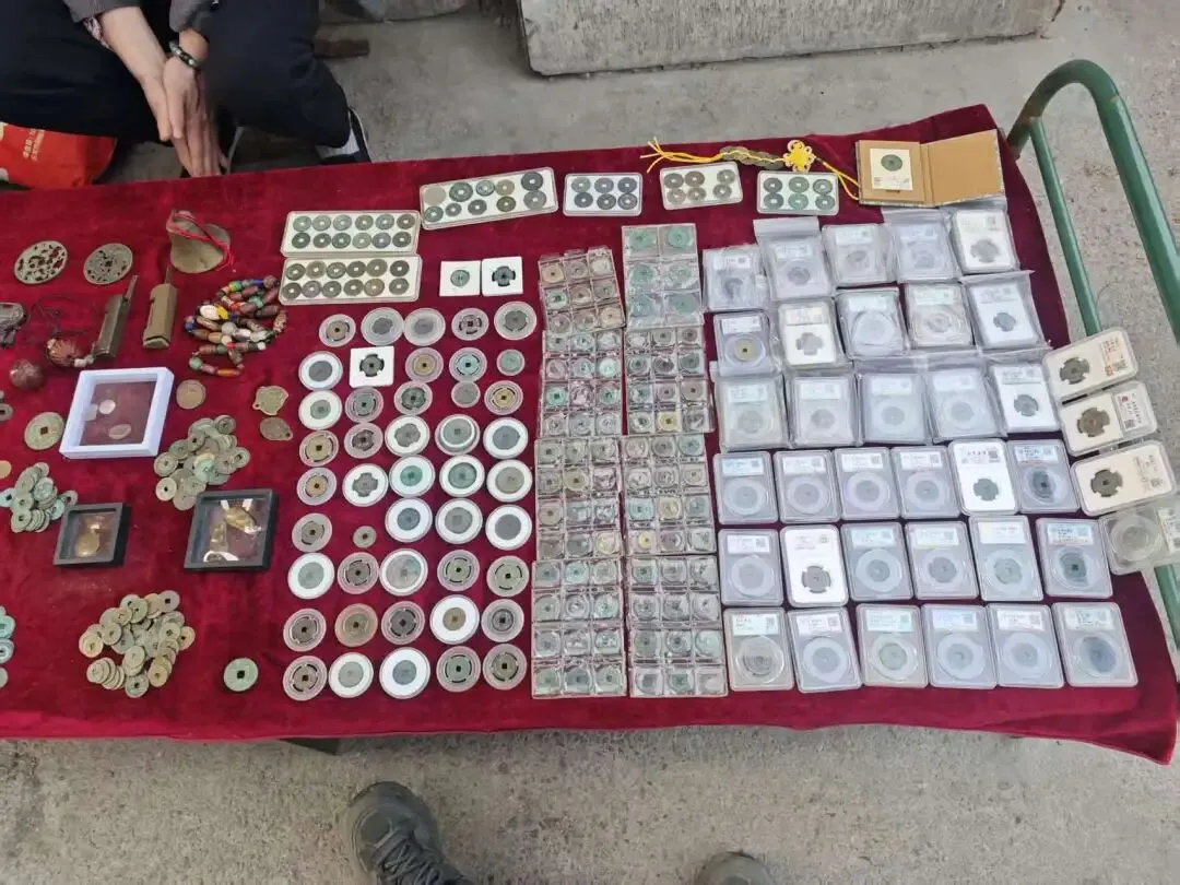 二探药王楼古玩市场