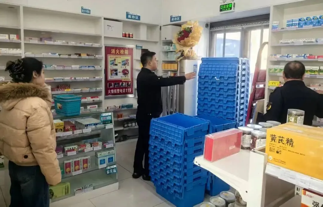 师市市场监管局岁末年初专项监督检查:筑牢民生安全防线,守护节日稳定