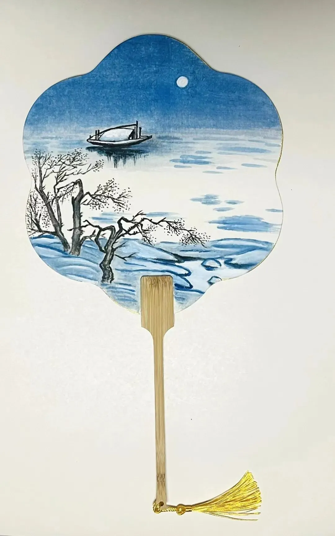 小区跳蚤市场摆国画扇,从无人问津到被围堵!原来国风藏在烟火里