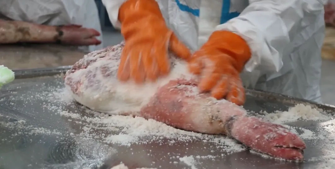 自然风味“链”上市场!巍山彝家黑猪跑出产业振兴加速度