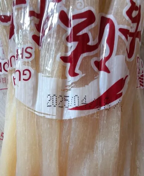 热米粉+塑料袋=?农贸市场早餐摊的这波操作,看完整个人都不好了