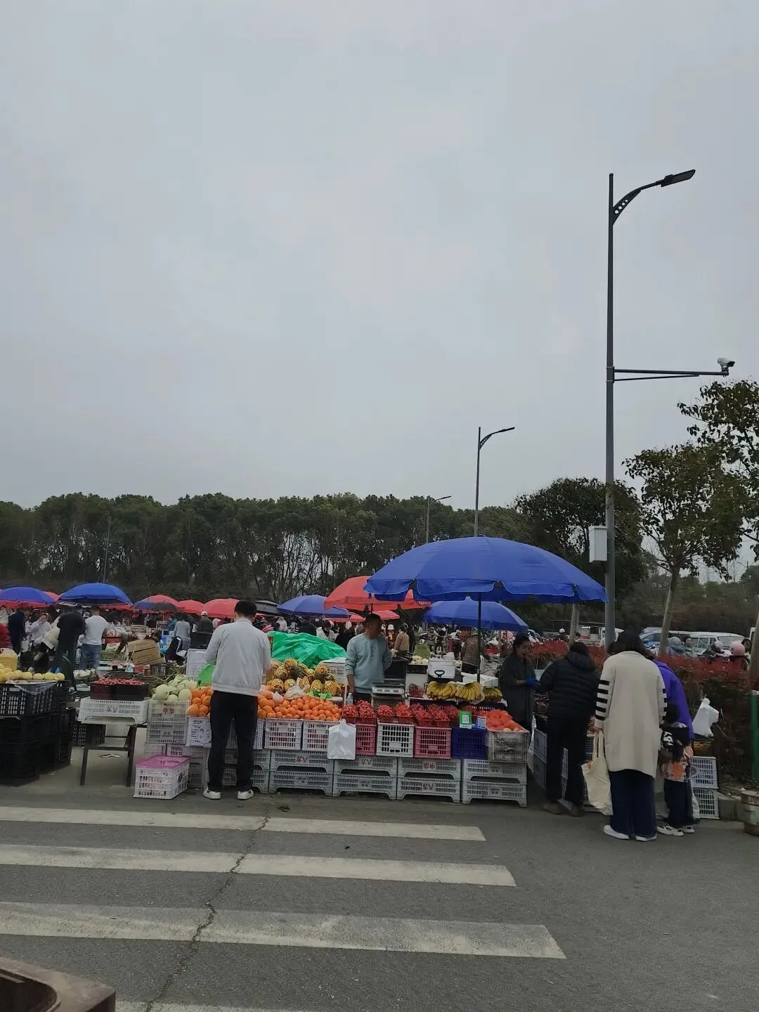 临港最大露天市场!烟火气十足