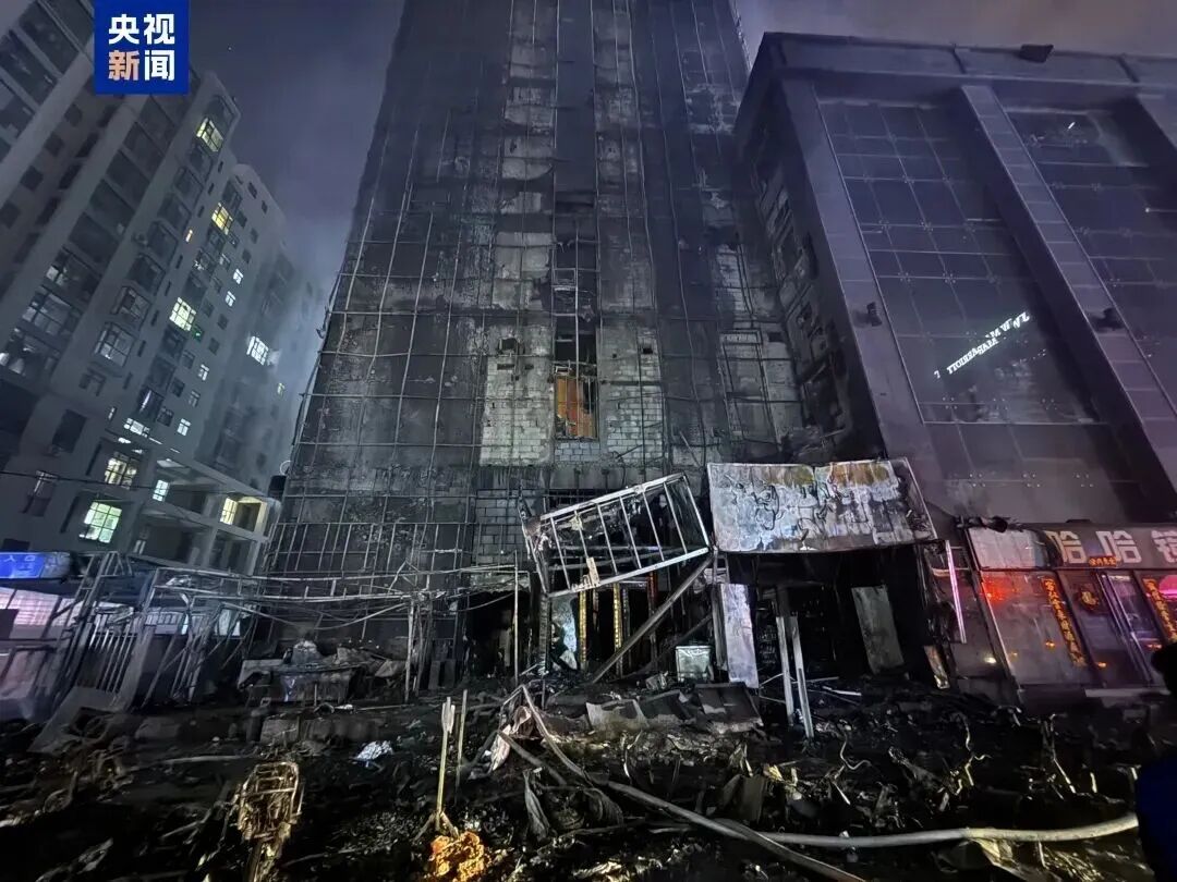 价格断崖式下跌,市场认为大户开始抛售;央视曝光:手机发烫或正被窃密【3月30日周一 新闻速览一分钟】