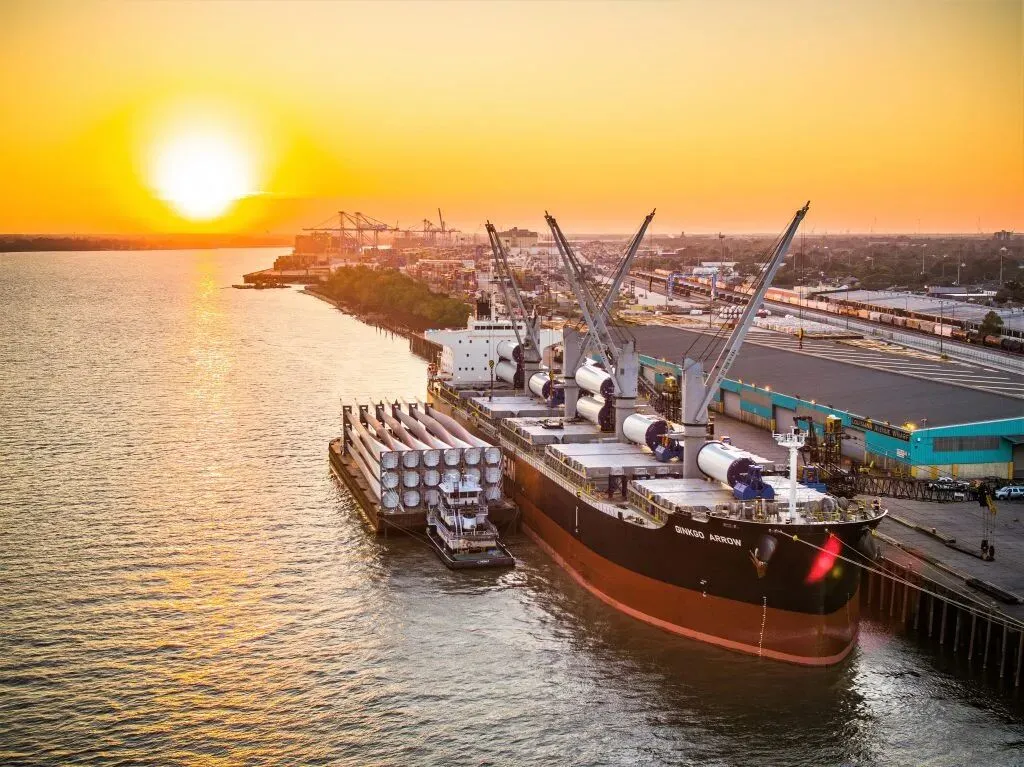 霍尔木兹冲击外溢:干散货市场“暗流涌动”