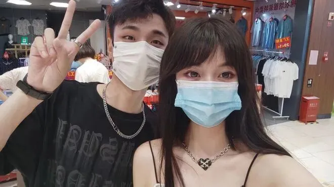 网传柳州酒吧男营销“睡”了400多个女孩?还拍了视频和照片?