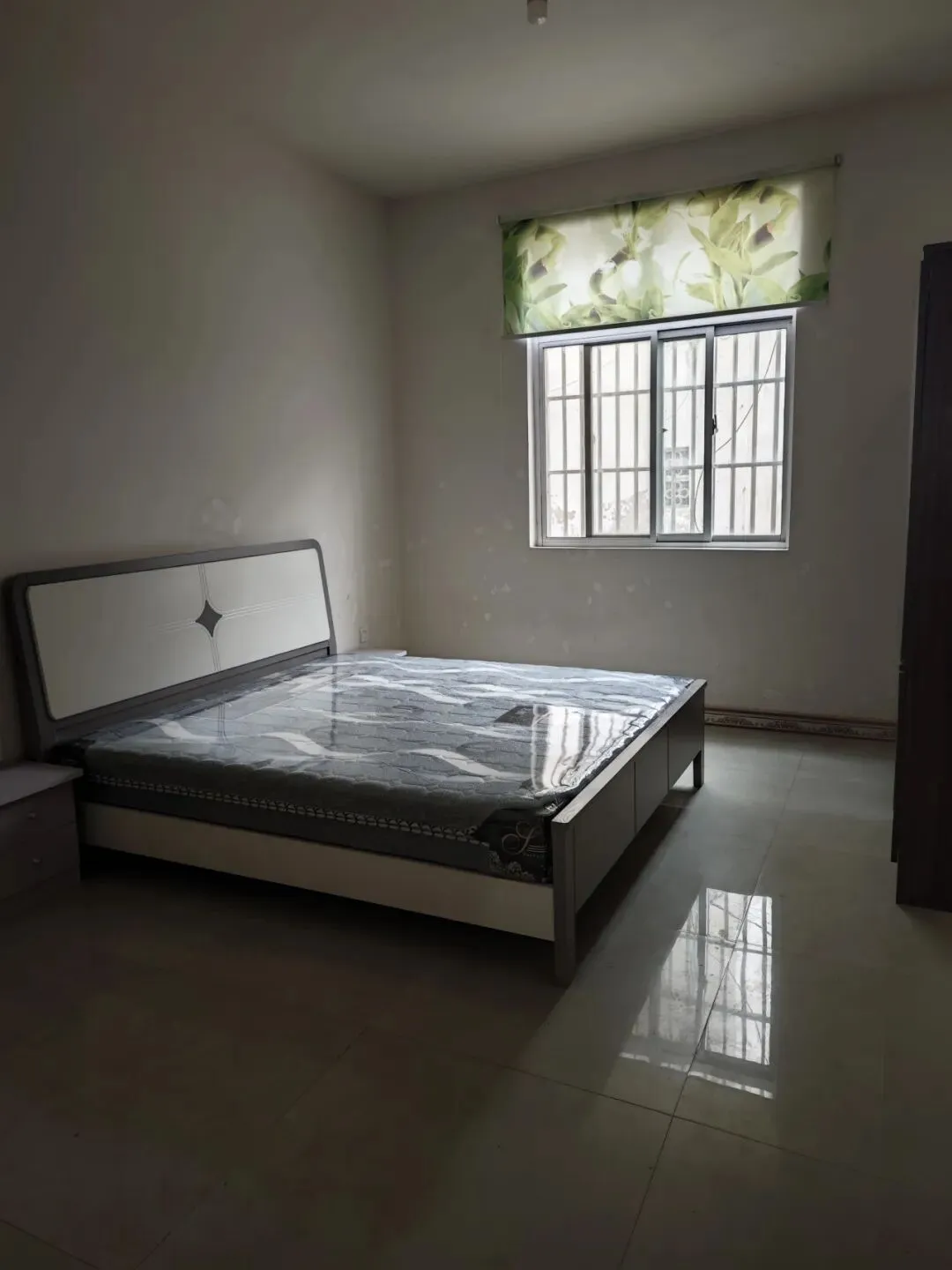 跳蚤市场【招合伙人、会计、仓储文员、收银员、娱乐主播、花艺小姐姐、车库出租、滴滴招司机、古筝出售】