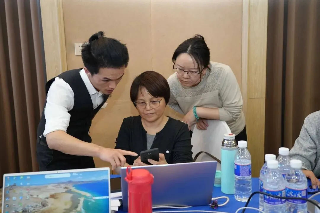 单个账号获客100+用AI复制爆款,私信根本回不完!