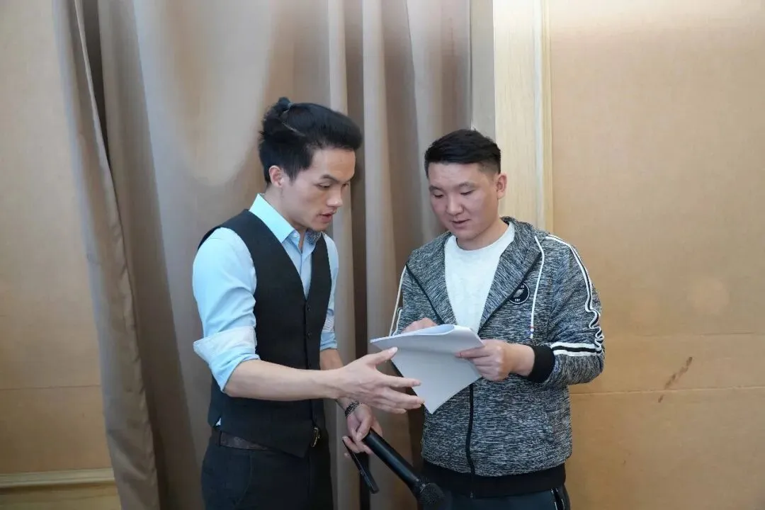 单个账号获客100+用AI复制爆款,私信根本回不完!